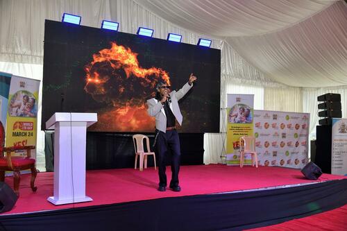 Bensoul, a celebrated artist and TB survivor, led the End TB Concert in Nairobi